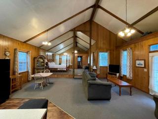 Charming Family Cabin with Private Pond and Fire Pit near Zwolle, Louisiana - 1