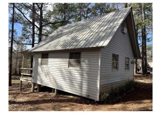 Cozy Loft Cabin with Private Pond Views Near Zwolle Louisiana - 4