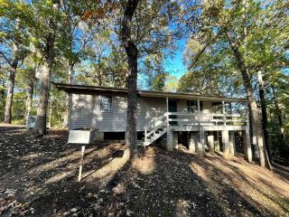 Cozy Waterfront Cabin with Private Pond Views and Outdoor Deck Near Zwolle, Louisiana - 0