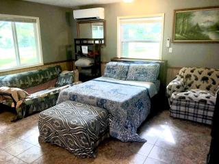 Tranquil Lakefront Cabin Surrounded by Woods, Wildlife & Scenic Trails in Williford, Arkansas - 4