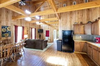 Peaceful Waterfront Cabin with Private Pond Near Zwolle, Louisiana - 2