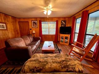 Spacious Lakeview Cabin with Fishing Pier Access Near Zwolle, Louisiana - 7