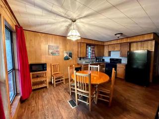 Spacious Lakeview Cabin with Fishing Pier Access Near Zwolle, Louisiana - 2