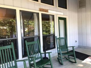 Spacious Cabin with Resort Amenities and Shared Outdoor Deck near Zwolle, Louisiana - 8