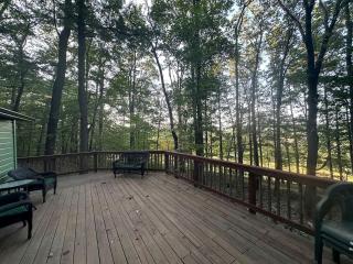 Hidden Countryside Gem with Fire Pit & Tranquil Setting in Aspers, Pennsylvania - 3