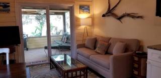 Beautiful Waterfront Cottage for a Peaceful Romantic Escape in Micco, Florida - 8