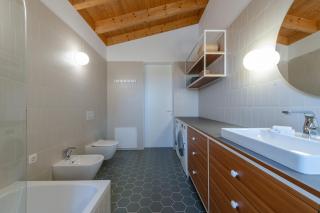 Villa with a pool near a forest, just 20 minutes from downtown Ljubljana - 2