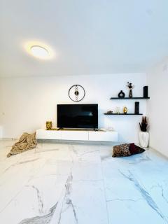 Elegant 5BR & 1LR Villa , Private Stay with Prime Location - 4