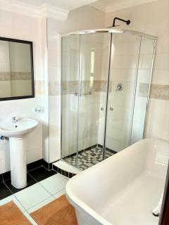 Kwamakazi- The Home - 2