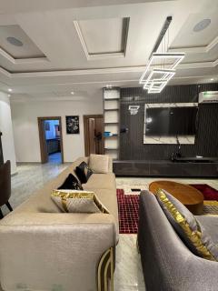 Royal Majesty Luxury Apartments - 4