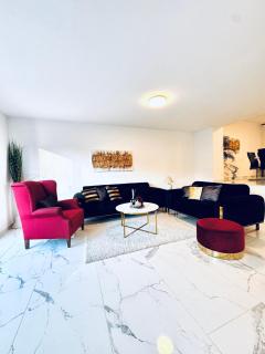 Elegant 5BR & 1LR Villa , Private Stay with Prime Location - 2