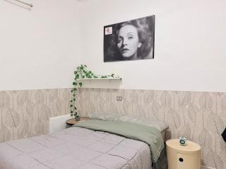 Pothos House - Downtown apartment with patio and large living room - 9