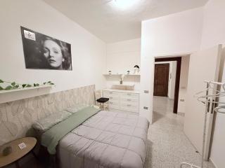 Pothos House - Downtown apartment with patio and large living room - 7