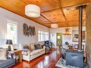 Stag & 3 Pigs - Ohakune Holiday Home - 1