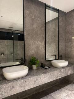 Roxy Hotel & Apartment Lawas - 2