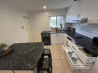 Scarborough Ocean View Retreat - 5