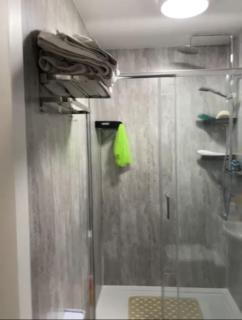 Cozy Studio Rental with Private Facilities in Greater London - 3
