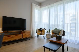 Cozy and Modern 1BR , Prime Location - 9