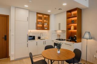 Cozy and Modern 1BR , Prime Location - 3