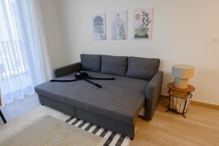 Cozy and Modern 1BR , Prime Location - 6