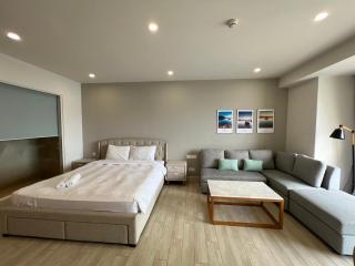 Gold Coast Premium Apartment - 2