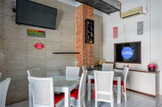 RedDoorz Plus near Ciputra Mall Simpang Lima 2 - Semarang - 5