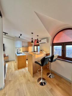 APARTMENT in The Center - 2