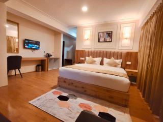 Divine's The Elite Zong - 1