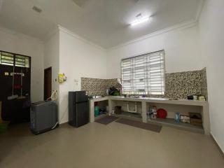 Yellow Homestay - 4
