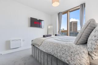 Modern Birmingham Hideaway - 3BR City Stay with Parking - 6