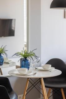 Wola Pet-friendly Apartments with AC Sławińska by Noclegi Renters - Varsovia - 8