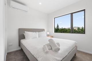 3BDR Townhouse by Panmure Basin Mt Wellington - 7
