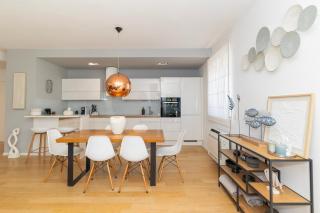 Premium Garden Escape by Belmont Realty - 9