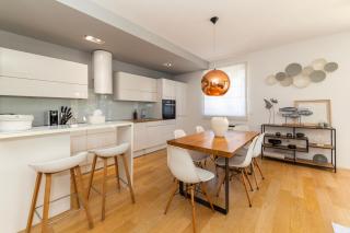 Premium Garden Escape by Belmont Realty - 7