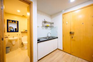 Private Sage Green & Projector Studio In Center District 10 - 1