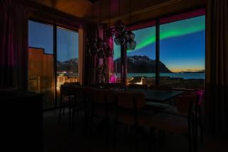 Secluded Lodge - Stunning Views! - 7