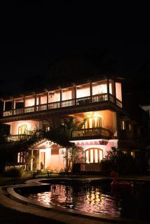 4BHK Portuguese Villa w Pool 8 mins to beach - 4