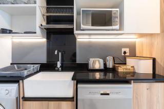 Peaceful Rosebank Gem - Olive Haven - The Median - 1