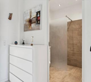 Stylish Scandinavian Apartment in a Peaceful Neighborhood - 5