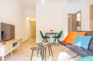 Bee & Be One Bedroom Apartments - 4