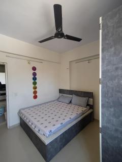 A cosy 2 BHK near VaishnoDevi Circle - 6
