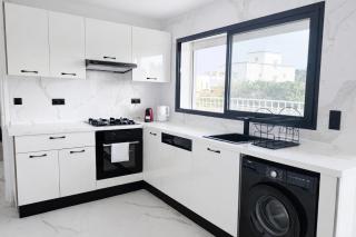 Modern and bright apartment with balcony - 9