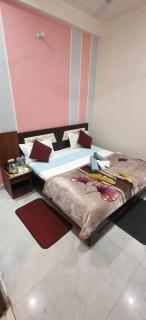 Front of Ram Mandir VIP Gate "Rudra prabha Inn" 73556-91108 - 5