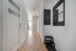 Rondo Wiatraczna Harmony Apartment by BookingHost - 4