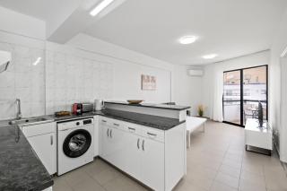 Modern Seafront Suite with Marina Views - 4