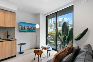 Prime Downtown Condo Close to Kaseya Center - 5