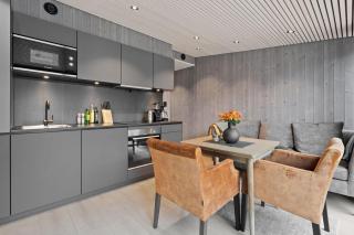 New & Stylish Apartment in Central Henningsvær - 2