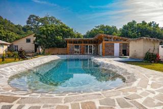 Hobbit House Jim corbett whispering roots - 6