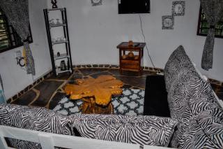 one bedroom cottage 10min walk to the beach - 6
