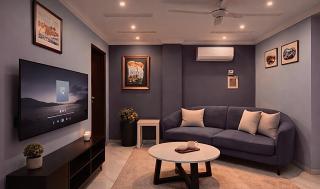 1 luxury bedroom apartment in Bahria Town Lahore ,self check-in, AC , Free WIFI - 1